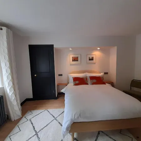 The Black Hare Bed & Breakfast *